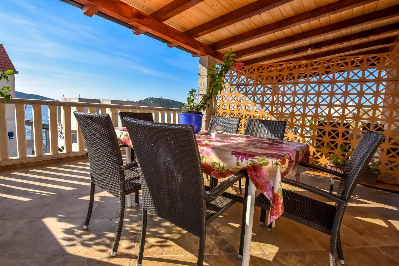 Apartments Pera Ражань Екстер'єр фото