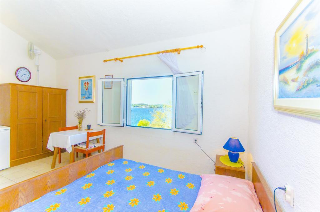 Apartments Pera Ражань Екстер'єр фото