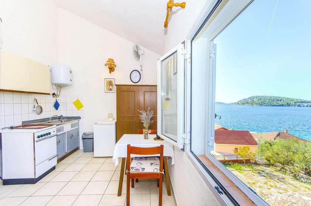 Apartments Pera Ражань Екстер'єр фото