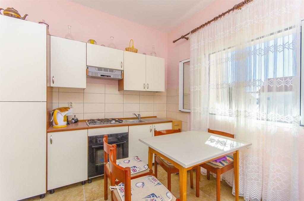 Apartments Pera Ражань Екстер'єр фото