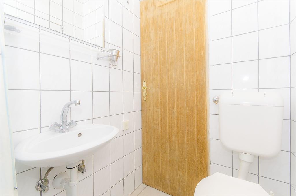 Apartments Pera Ражань Екстер'єр фото