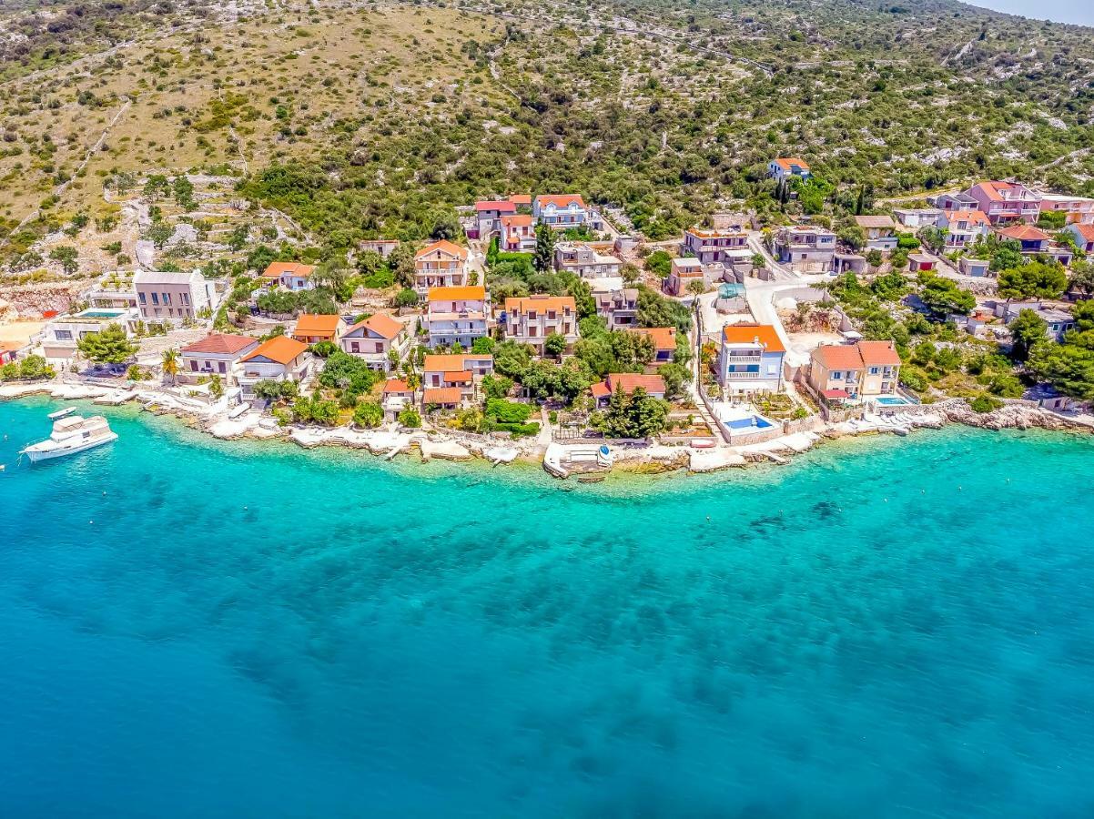 Apartments Pera Ражань Екстер'єр фото